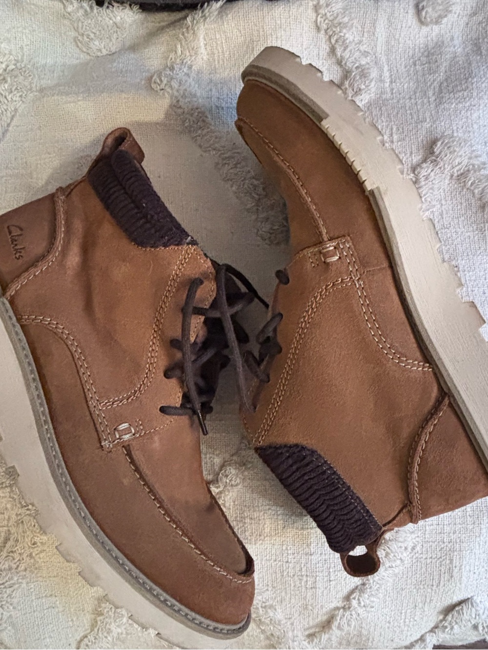 Clarks Men’s Brown Suede Barnes mid Chukka Boots with Dark Knit Collar
